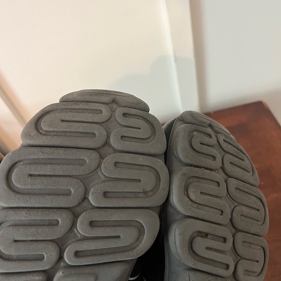 360 Easy Spirit Black and Gray Women's Slip-On Flats size 8 - Picture 6 of 6